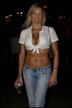 mature adult women Oceanside to get laid